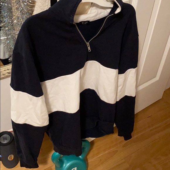 Brandy Melville Tops - Brandy Melville Crew neck